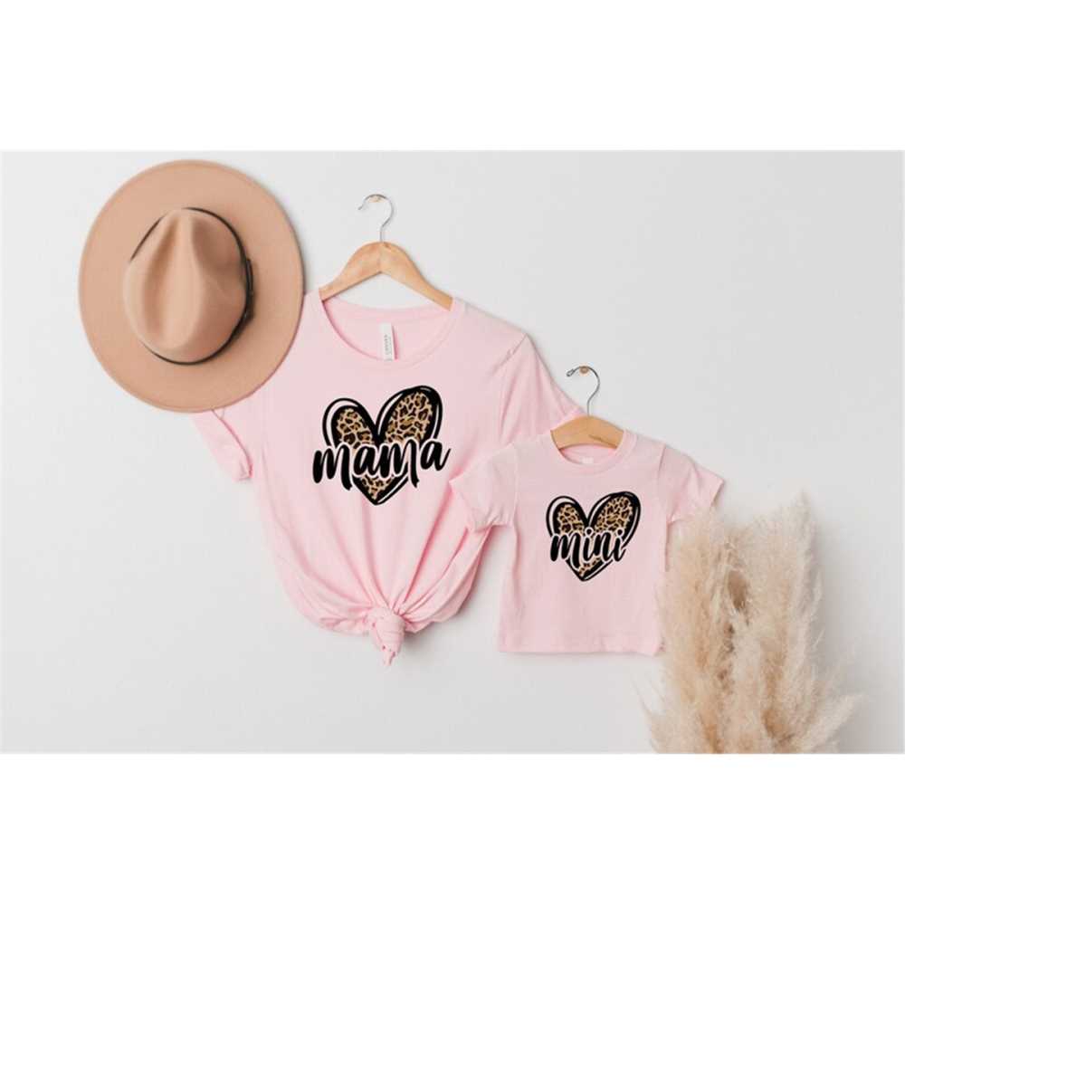 Mama Mini Leopard Heart T-Shirt, Mom Shirt, Mama Shirt, Premium Shirt